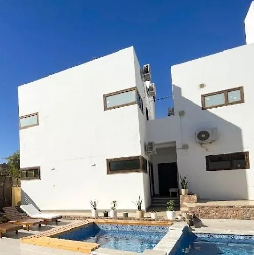 Blanca Villa